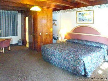 Cloverdale Oaks Inn Номер фото